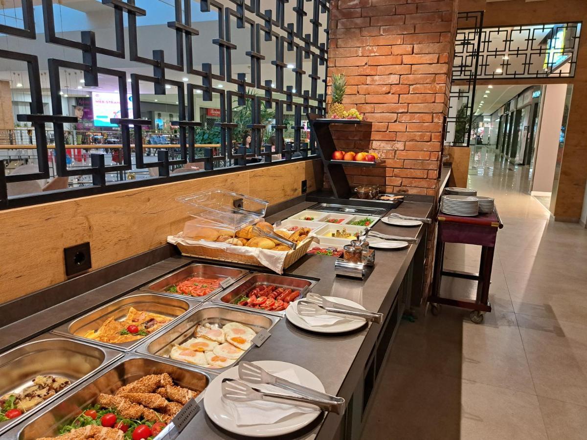 Hotel Etna Gracanica  Екстериор снимка