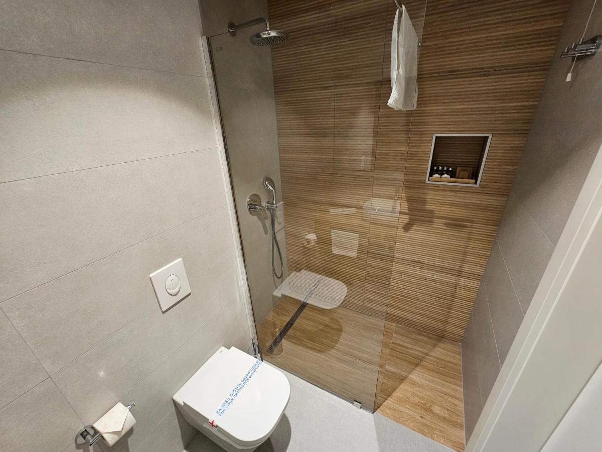 Hotel Etna Gracanica  Екстериор снимка