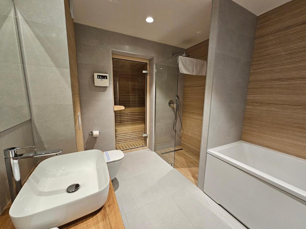 Hotel Etna Gracanica  Екстериор снимка