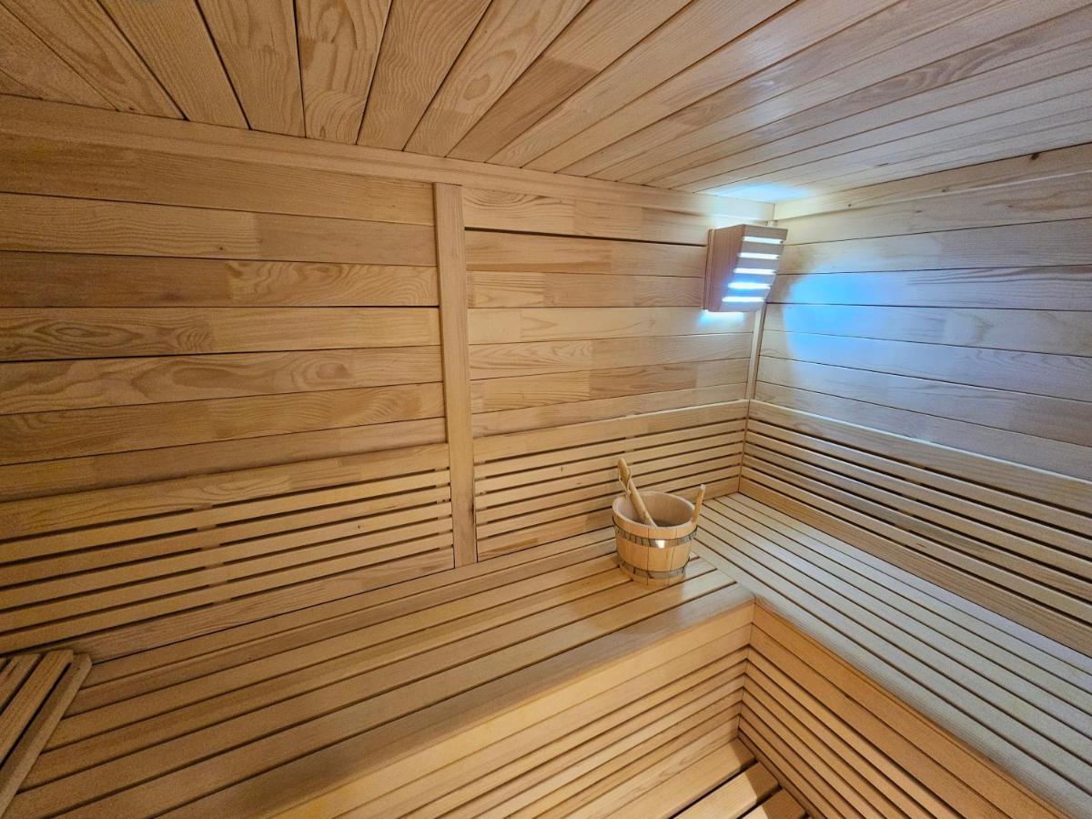 Hotel Etna Gracanica  Екстериор снимка