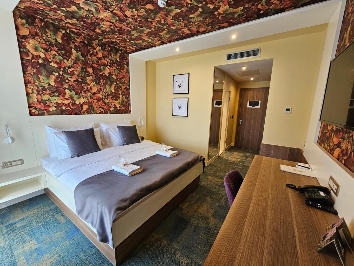 Hotel Etna Gracanica  Екстериор снимка