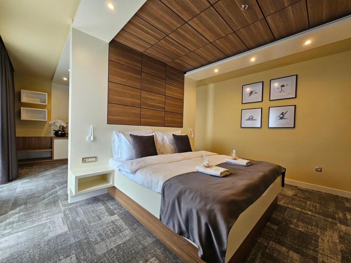 Hotel Etna Gracanica  Екстериор снимка