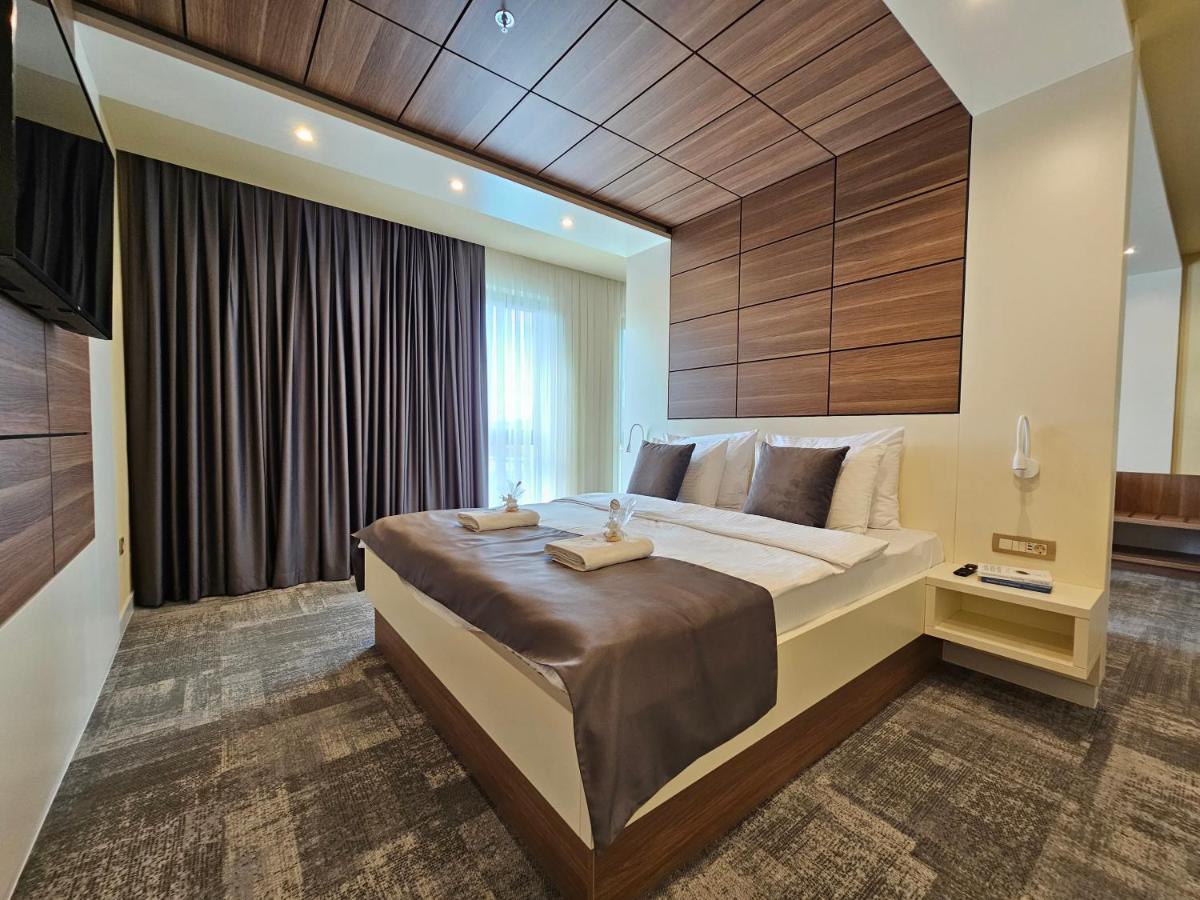 Hotel Etna Gracanica  Екстериор снимка